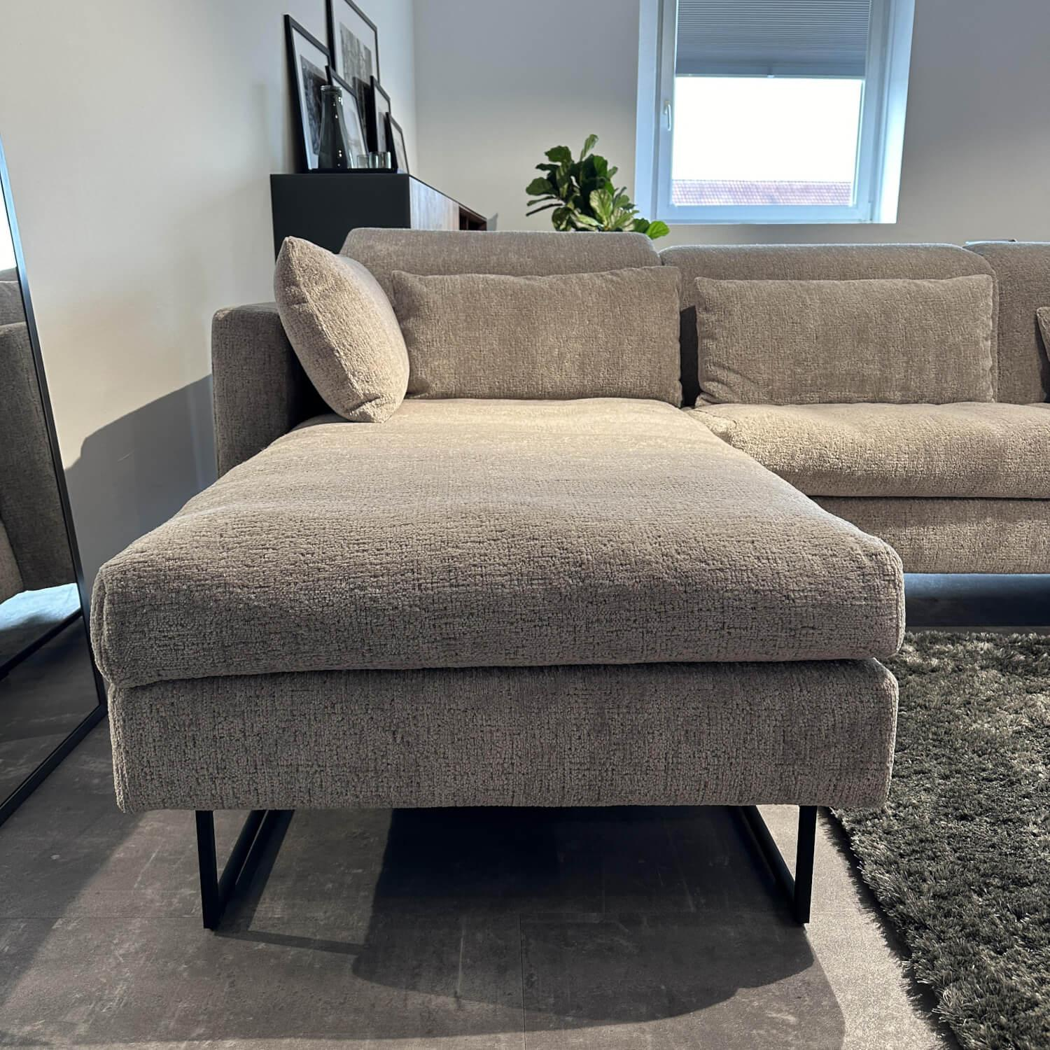 Brühl - Ecksofa Embrace Bezug Stoff 4401 92 Grau Abziehbar Metallfuß Schwarz Inklusive 4 Kissen - 7