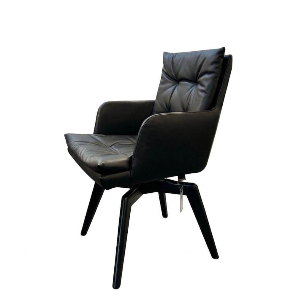 IP Design - Armlehnstuhl Soulmate Mit Rückhohl-Drehmechanik Leder Space PG3 Farbe Black Schwarz Holzuntergestell Schwarz Lackiert - 1