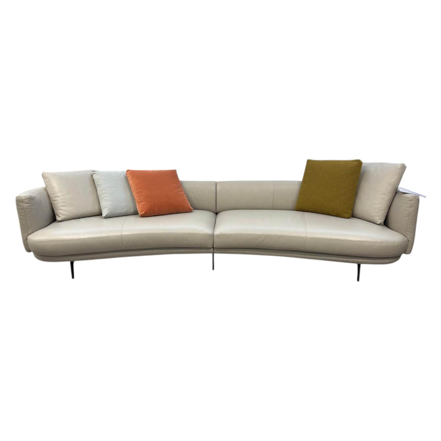 Walter Knoll - Sofa Maaru 850 Leder Elen 1218 Cosy Grey Beige Gestell Bronze Schwarz Matt Pulverbeschichtet Mit 5 Kissen - 1