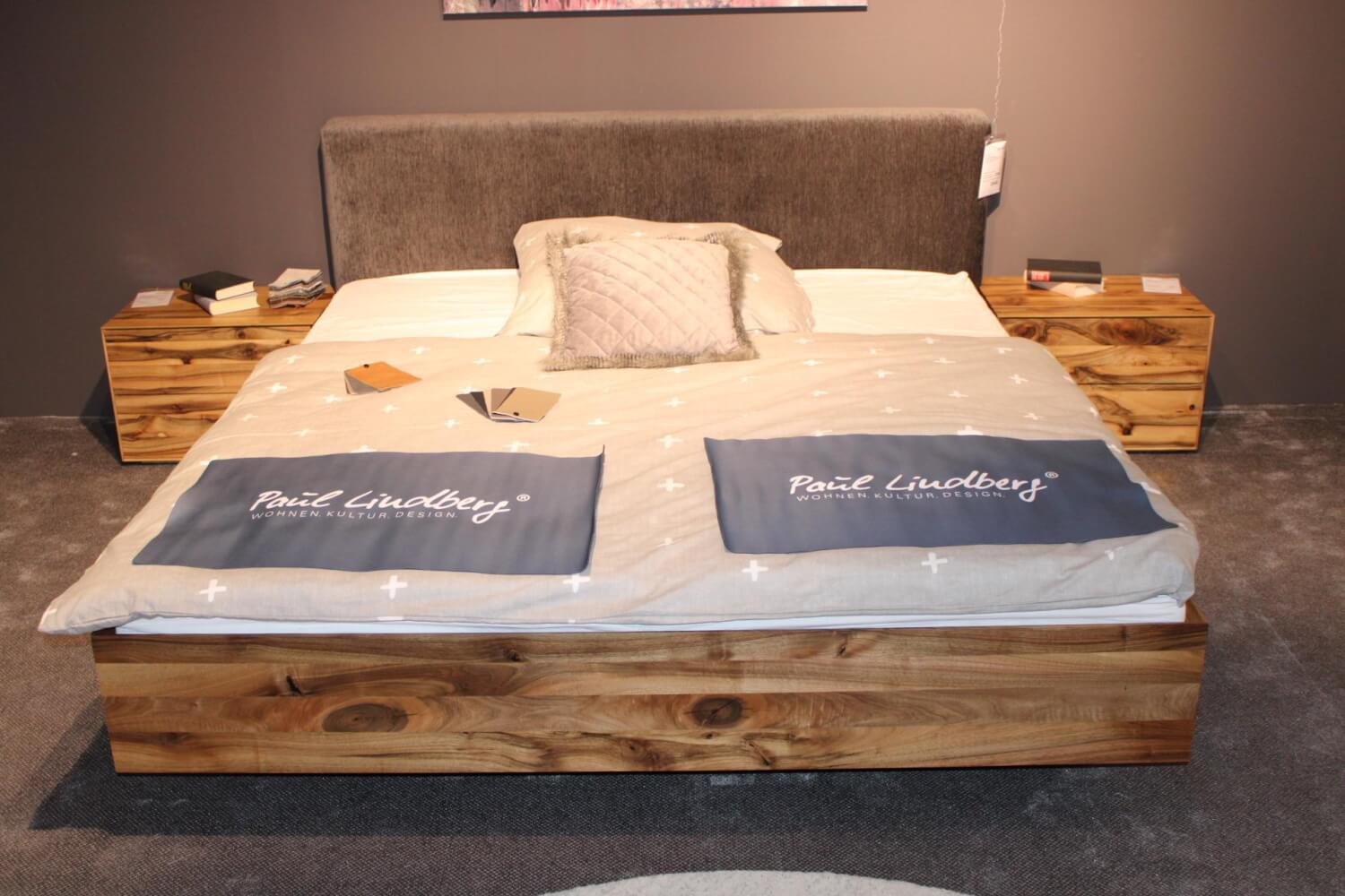 Paul Lindberg - Bettanlage Feria Nussbaum Massiv Stoff Loft Graphit 66 Grau mit 2 Nachtkästchen - 2