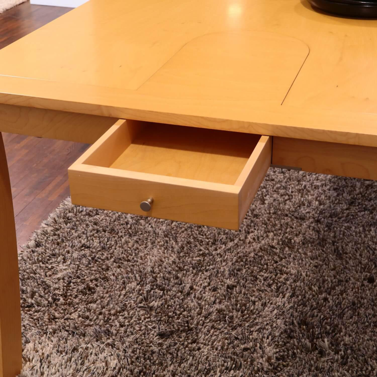 Giorgetti - Tisch Zoi Ahorn Rarität Design Chi Wing Lo - 4