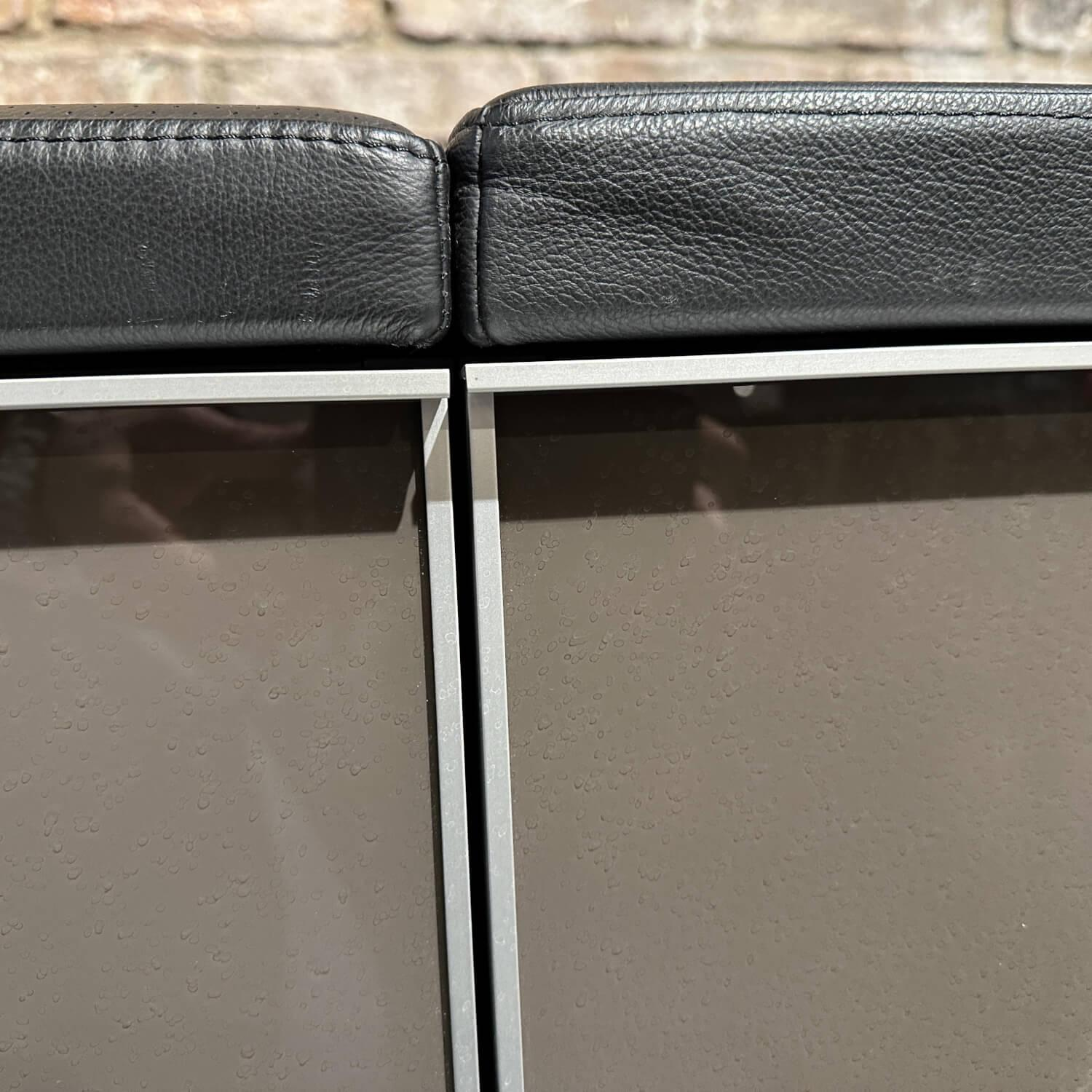 Spectral Smart Furniture - Medienmöbel Front Glas Korpus Schwarz Oberfläche Gepolstert - 3