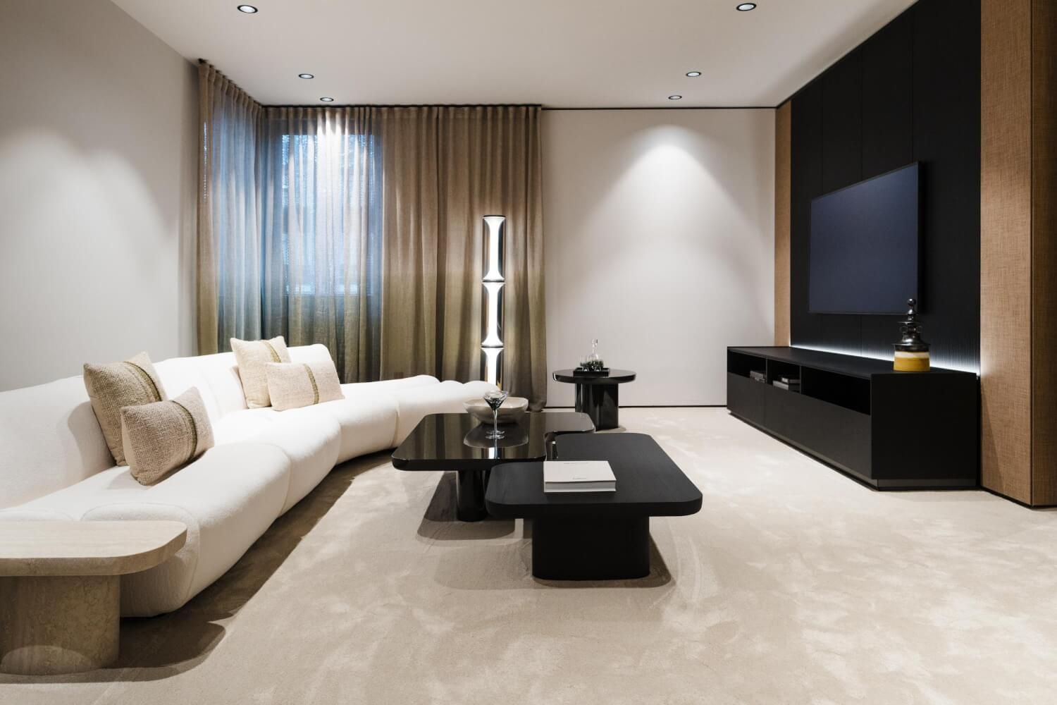 Poliform - Sofa Ernest Stoff E Shedir 01 Anvorio Beige Weiß Inklusive Couchtisch Marmor 11 Classic Travertine Weiß Beige - 11