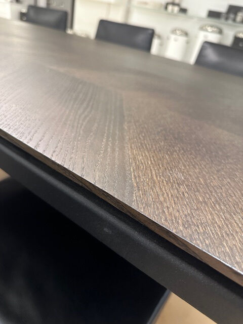 Vipp - Esstisch Large Vipp Platte Dunkle Eiche Gestell Aluminium Schwarz Pulverbeschichtet - 8