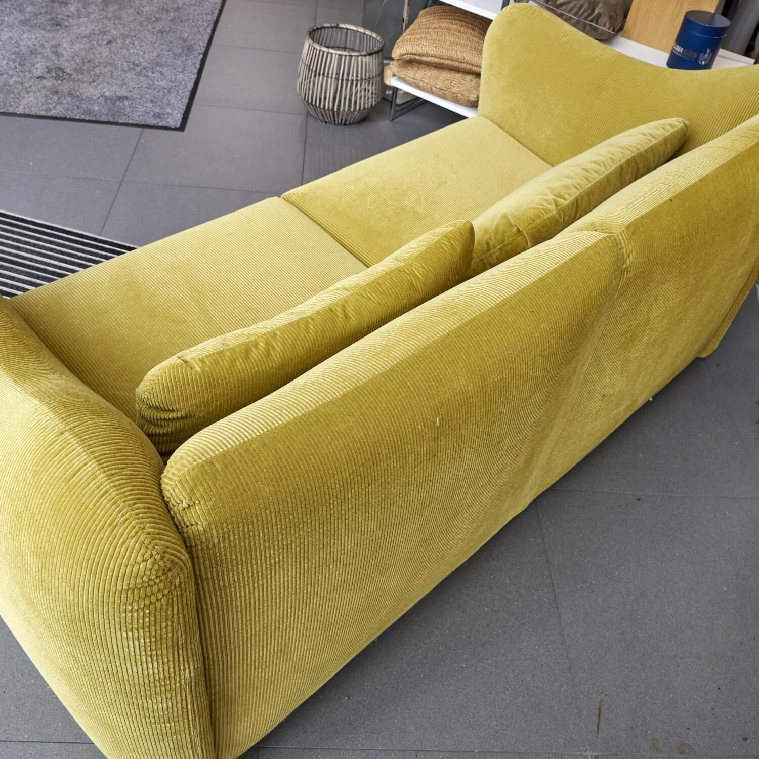 Sofa 2-Sitzer Bongo Bay Stoff 4490 Farbe 75 Gelb Inklusive 2 Kissen