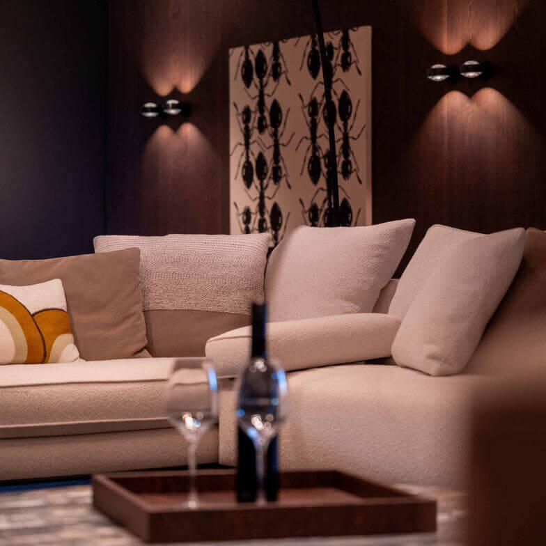 Minotti - Garnitur Roger Stoff H Weiß Gestell Aluminium Black Coffee Braun Inklusive Kissen - 2