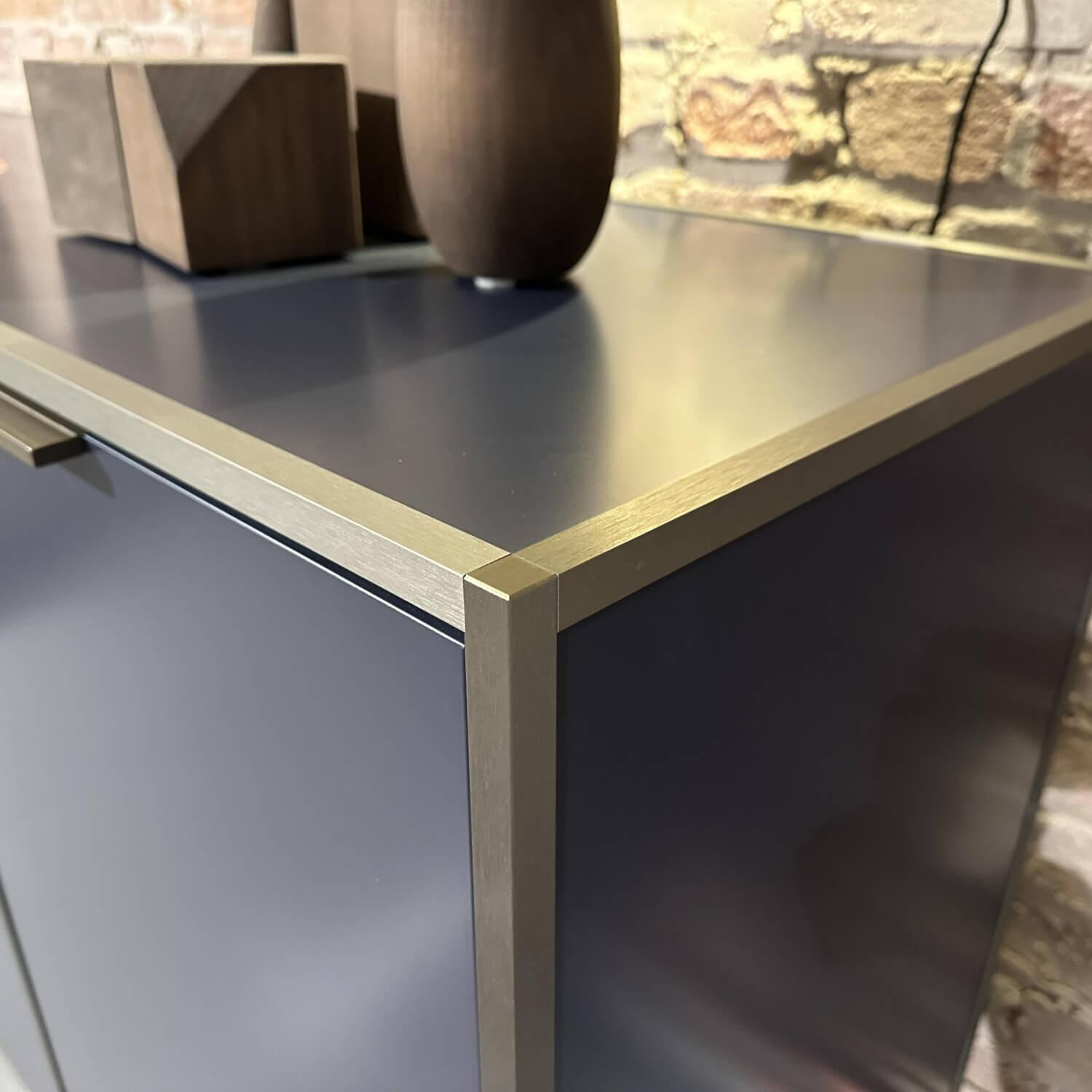 Ligne Roset - Anrichte Dita Lack Bleu Nuit Dunkelblau - 6