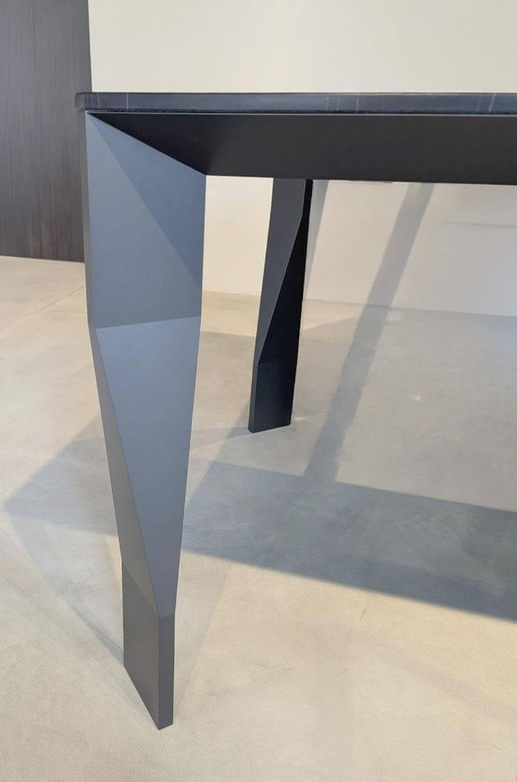 Molteni & C - Esstisch Diamond Marmorplatte Sahara Noir Gestell Aluminium Metallic Finish - 4