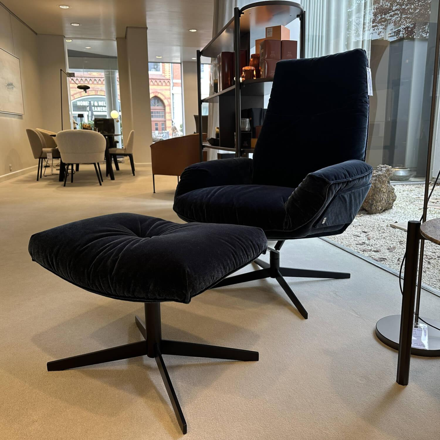 Bielefelder Werkstätten - Hochlehnsessel Daron Stoff Emilia BW 1762-151Gr. B Blau Kreuzfuß Schwarz Matt mit Hocker - 8