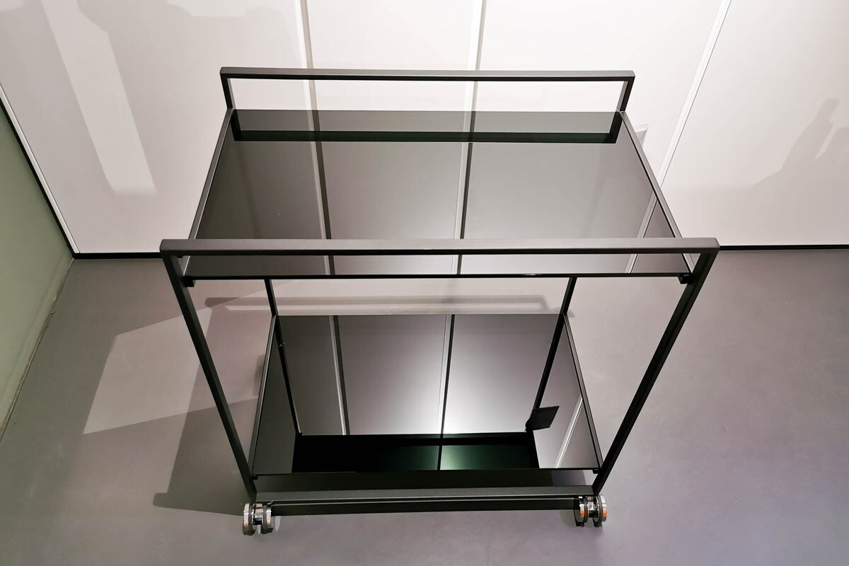 YOMEI - Servierwagen Flat Fix Ablegeplatte Glas Schwarz Gestell Edelstahl Schwarz Pulverlackiert mit Rollen - 4