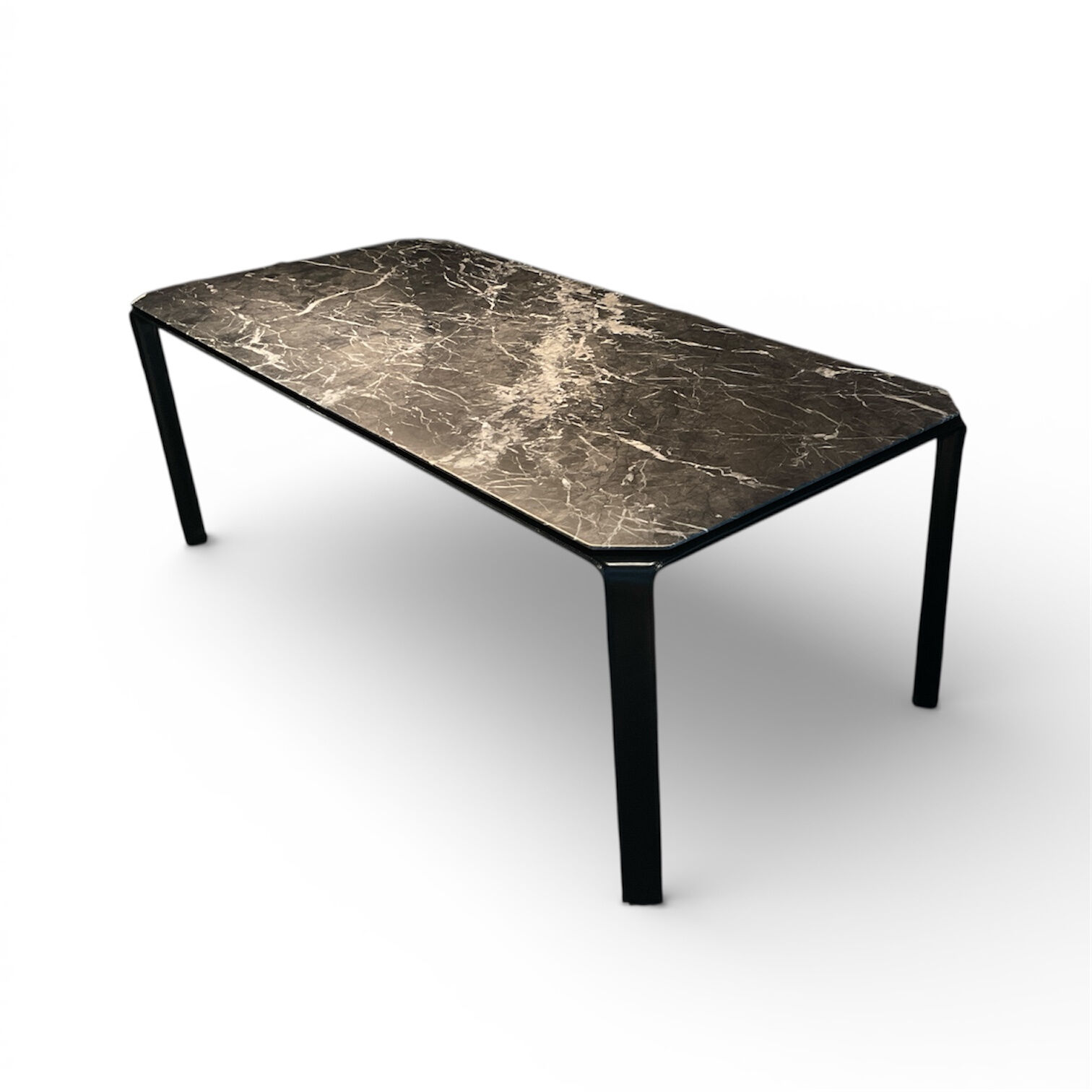 733a338455a7e5cf76b71c9c3b5adb2970f300f5_MF_0021518_001_mf_prop_image2_Esstisch_Cab_mit_Marmortischplatte_013605101_001