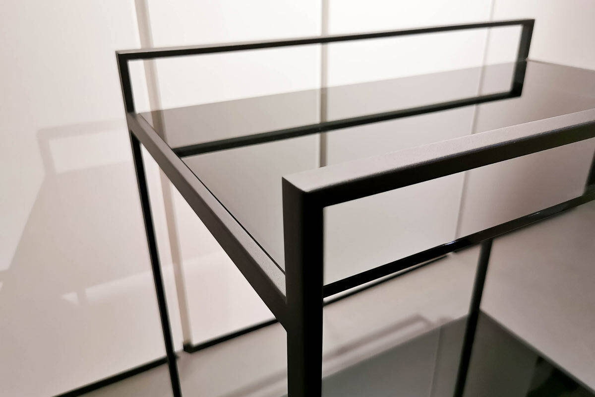 YOMEI - Servierwagen Flat Fix Ablegeplatte Glas Schwarz Gestell Edelstahl Schwarz Pulverlackiert mit Rollen - 5