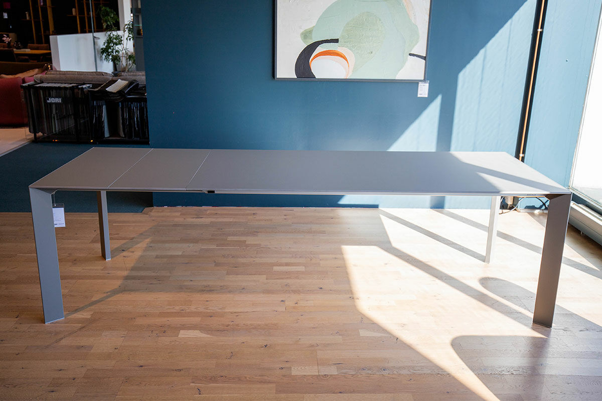 Kristalia - Esstisch Nori Tischplatte Fenix Grigio Londra Grau Gestell Aluminium Lackiert - 3