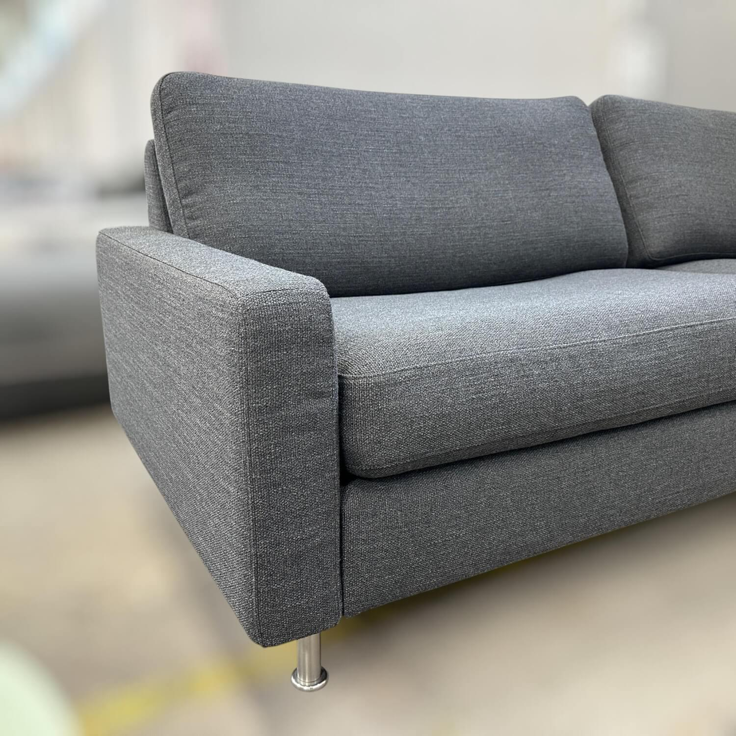 COR - Sofa Conseta Stoff 7146 Mittelgrau Bodenfrei Füße Metall Glänzend - 3