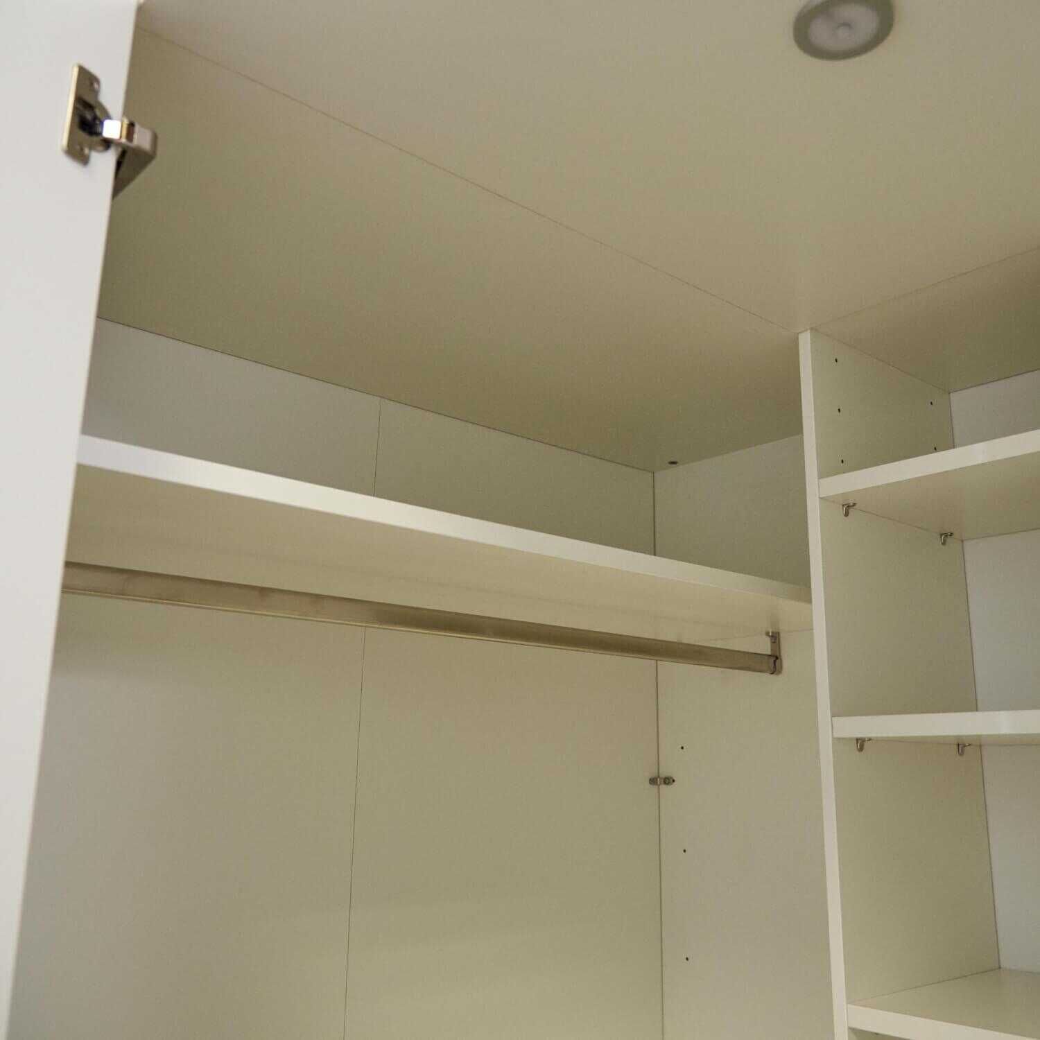 Wellemöbel - Begehbarer Kleiderschrank Room X Reinweiß mit Beleuchtung - 8