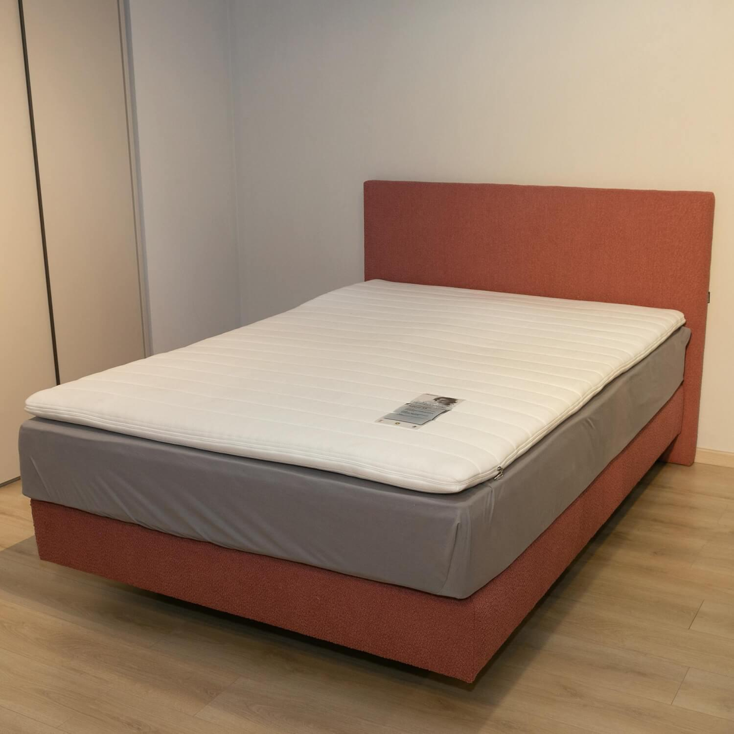 Contur - Boxspringbett Gargano Bezug Stoff 0560 Rosa Fuß Chromfarbig Mit Matratze Topper Und Nachtkonsole - 8