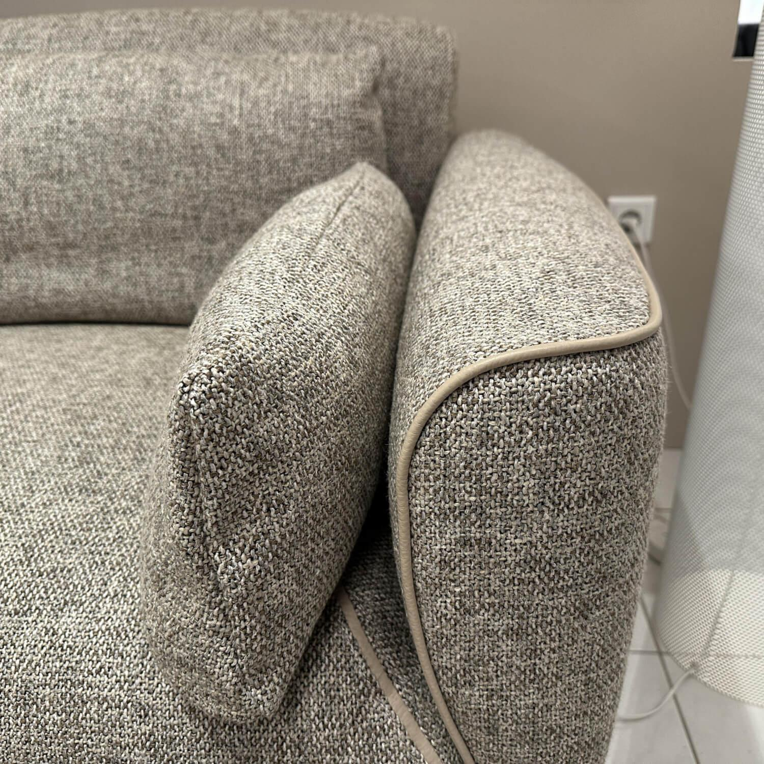 Jori - Sofa Eden Stoff Bembebis C0704 Grau Beige Fuß Metall Bronze Schwarz Matt Inklusive Armlehnkissen - 4