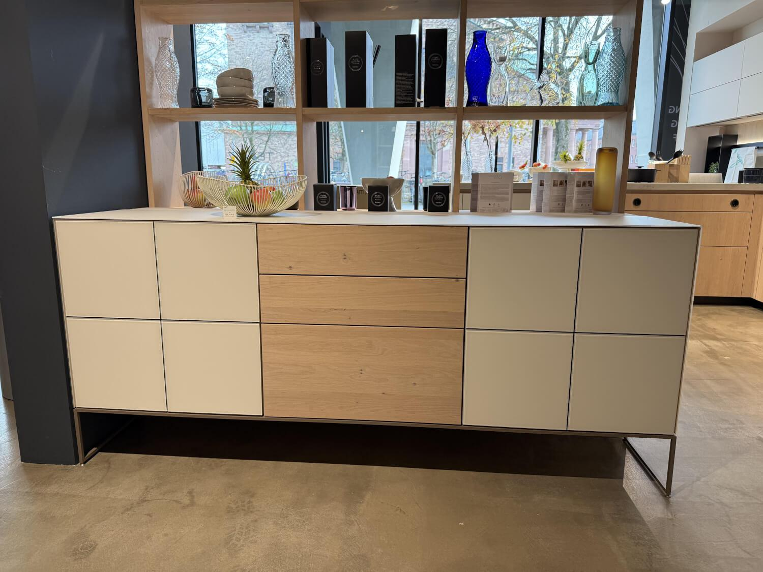 Team 7 - Anrichte Cubus Pure Erle Weißöl Glas Naturweiß Matt Gstell Erdbraun - 2