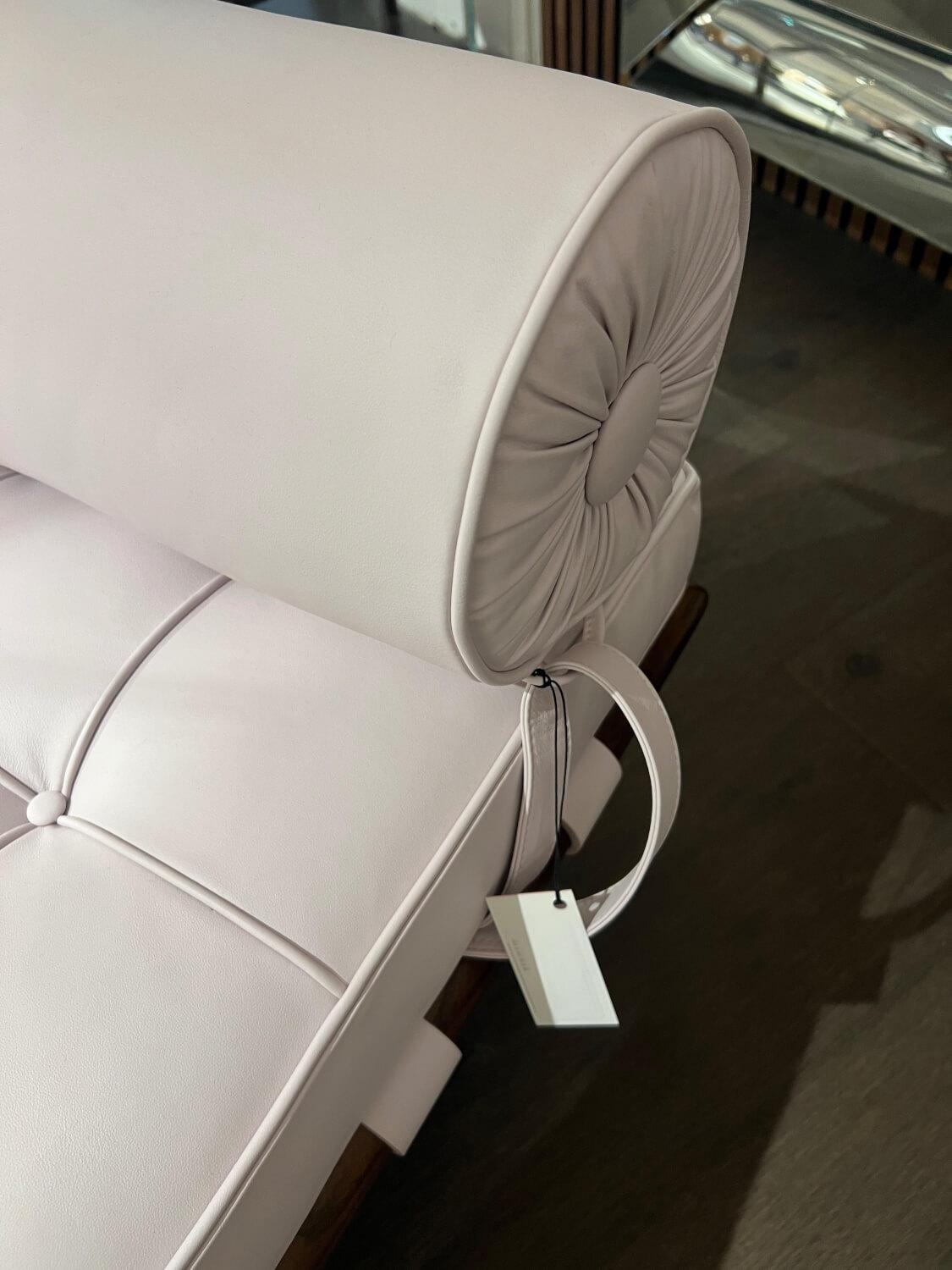 Knoll International - Liege Daybed Barcelona Leder Espania Fargo Weiß Gestell Esche Nussbaum Gebeizt Füße Stahl Poliert - 3