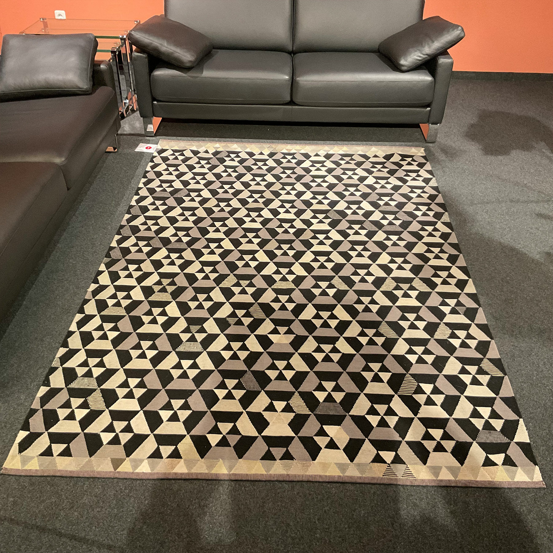Ligne Roset - Teppich Hex Hex Black Schwarz Beige Braun - 7