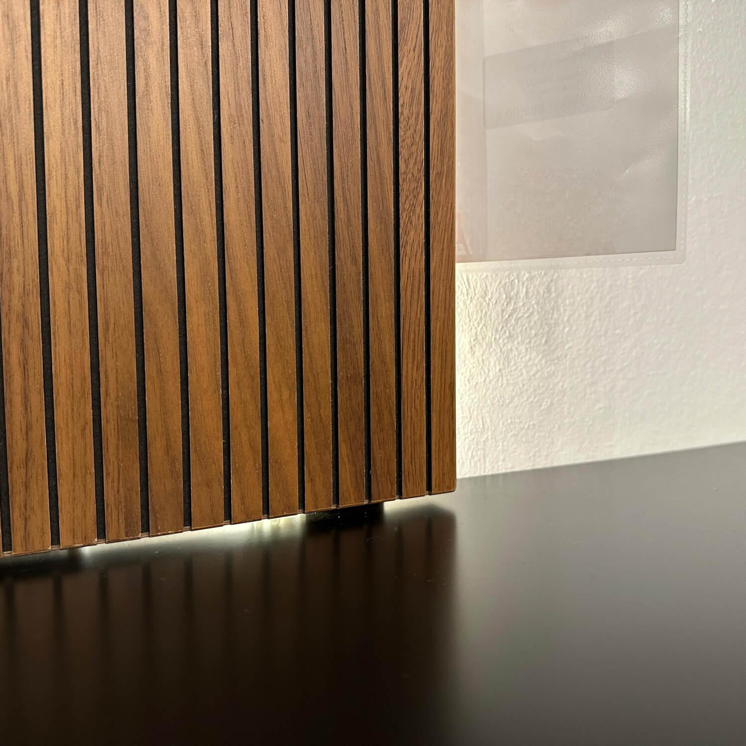 Rietberger Möbelwerke - Sideboard Deviso Lack Schwarz Mit Push To Open Inklusive Paneel Nussbaum Nova Und Beleuchtung - 4