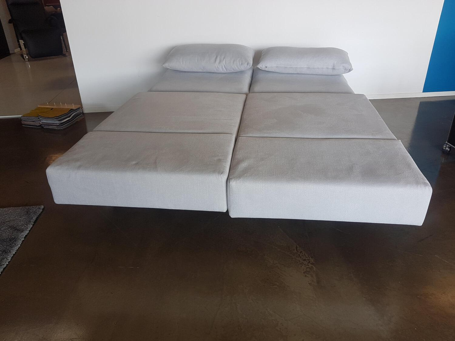 Franz Fertig - Sofa Jill Stoff E Cape 60 Lightgrey Grau mit Verstellfunktion - 13