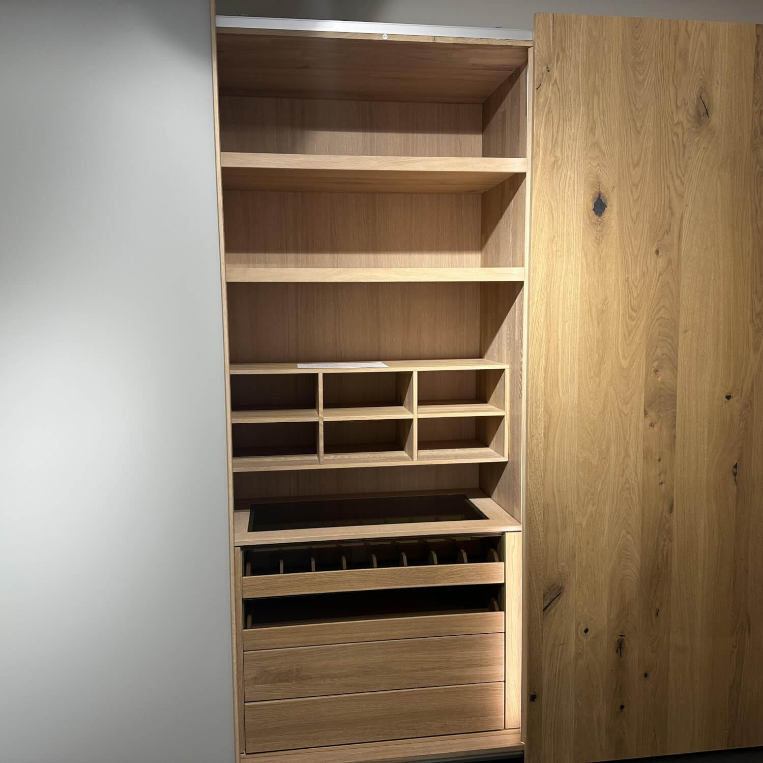 Team 7 - Schwebetürenschrank Soft Eiche Wild Weißöl Farbglas Matt Hellgrau Inklusive Innenleben Und Beleuchtung - 20