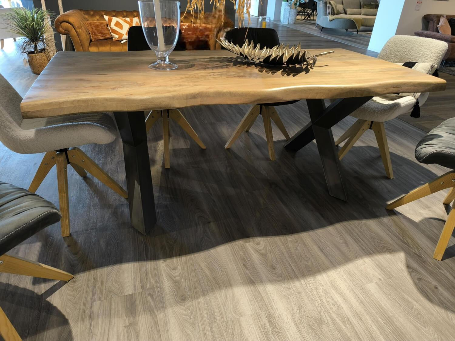 Ludwig Gutmann - Essgrupe Normandy Iggy Tisch Mango Natur Gebeizt Füße Metall Sessel Vintage Leder Und Stoff Füße Eiche - 7