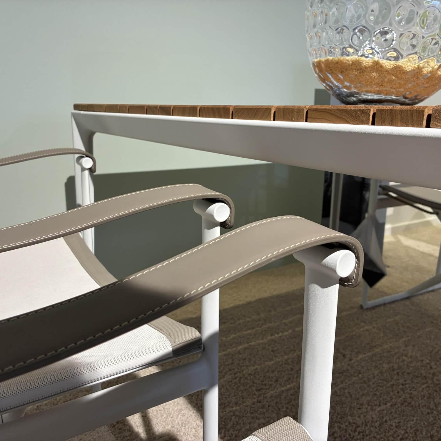 B&B Italia - Outdoor Essgruppe Mirto Teakholz Gebürstet Stoff Sige Weiß Natur Gestell Weiß Lackiert - 8