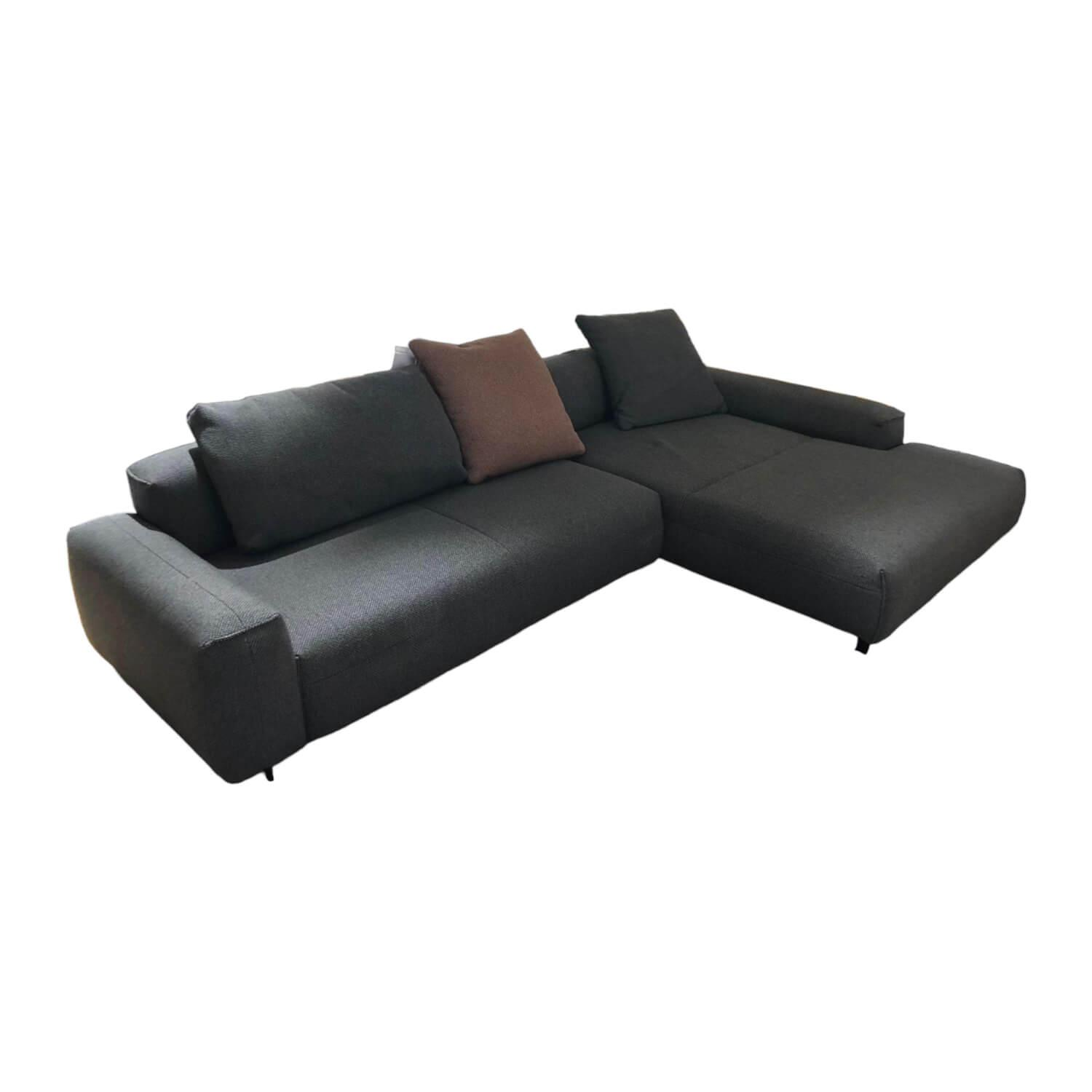 Contur - Ecksofa Atri Stoff Oasis Stahl Grau Füße Metall Anthrazit mit 3 Kissen - 1