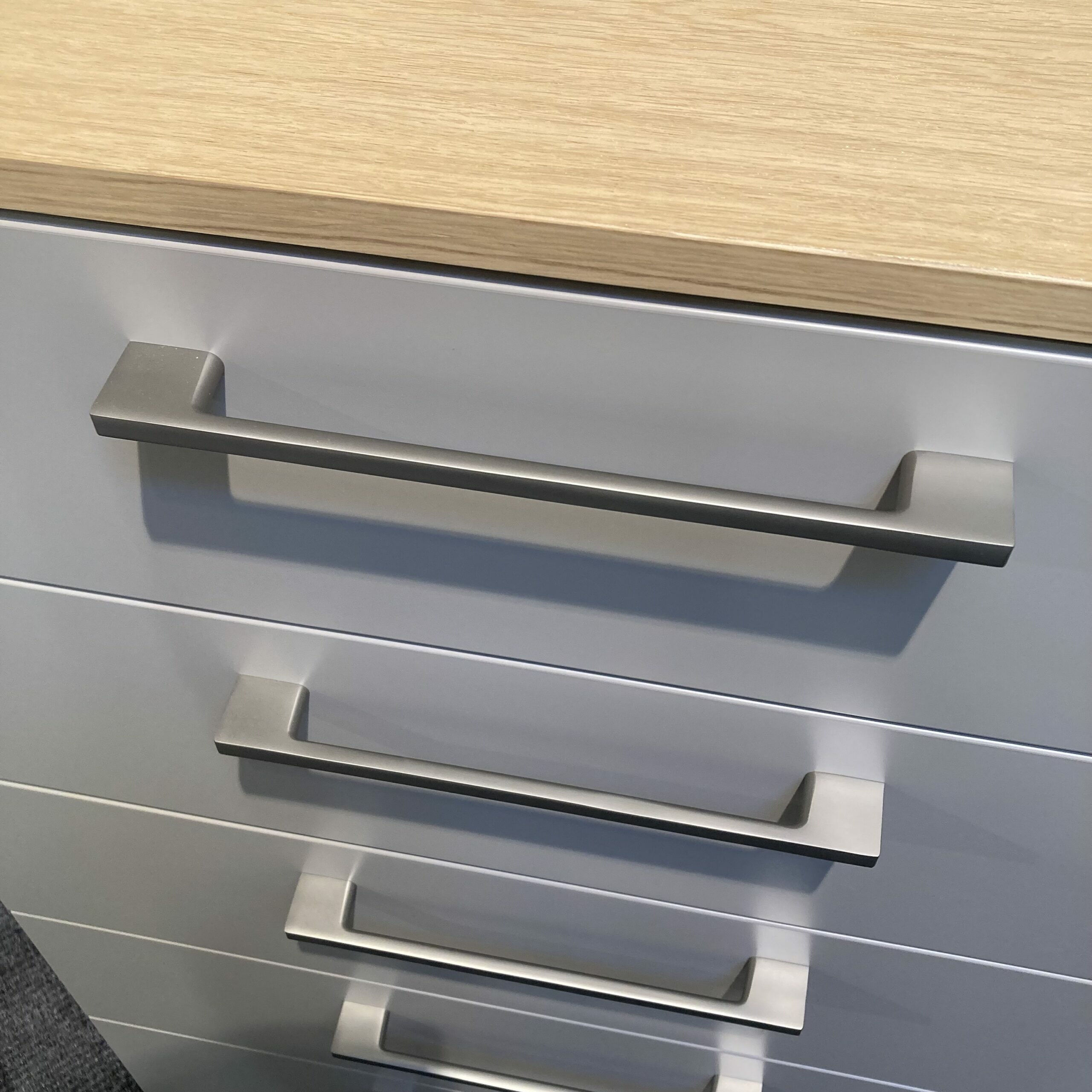 Disselkamp - Kombikommode Daisy Korpus Wildeiche Front Lack Taupe Grau Weiß Griffe Nickel Matt - 3