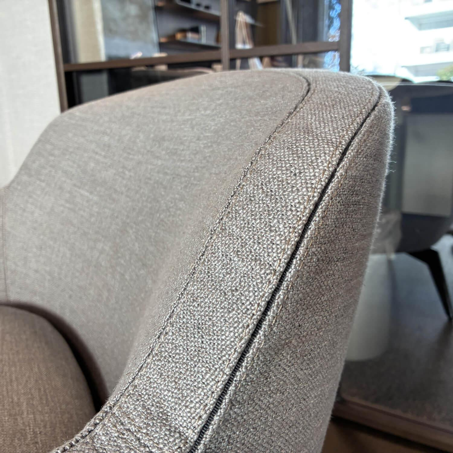 Minotti - Armlehnsessel Belt Stoff Dry 03 Argento Grau Gestell Aluminium Brandy Braun Glänzend Lackiert - 5