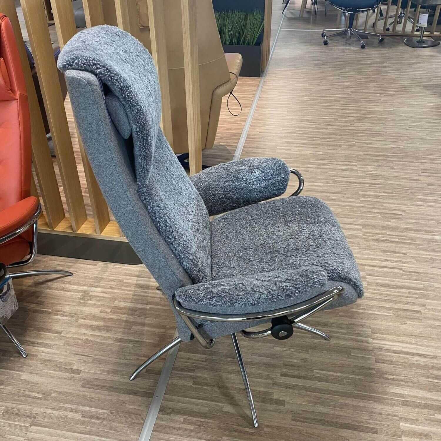 stressless-paris-stressless-sessel-mit-hocker-paris-high-back-limited-edition-calido-grey-sheepskin-star-base-chrom-standard-base-778a6a72cb2a Stressless - Stressless Sessel mit Hocker Paris High Back Limited Edition Calido Grey Sheepskin Star Base Chrom S - 5