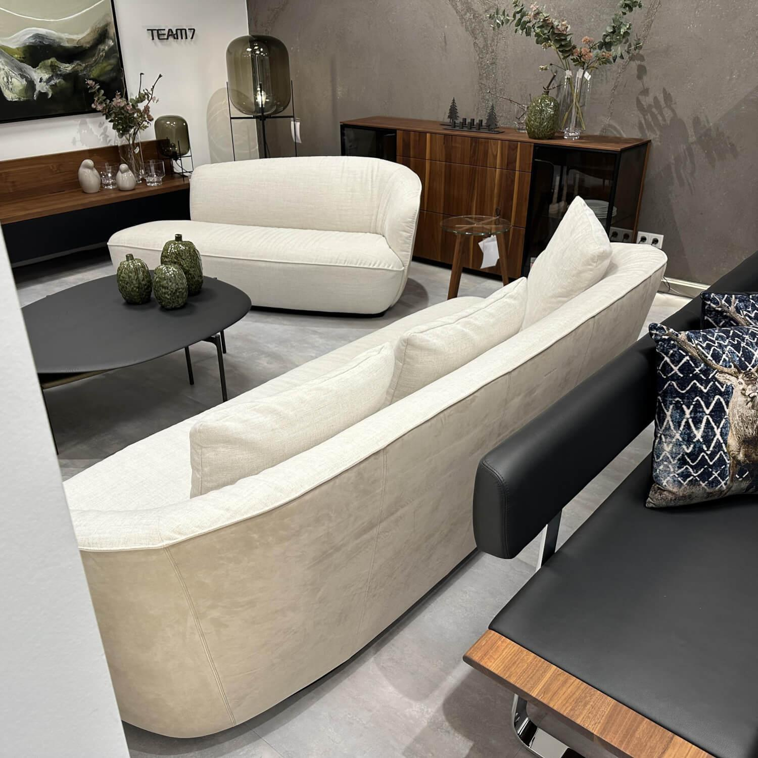 Walter Knoll - Sofa Ishino Innen Stoff Garbo 7737 Pearl Beige Weiß Außen Leder Velvet 1482 Sand Beige Sockel Lack Schwarz Mit Kissen - 2