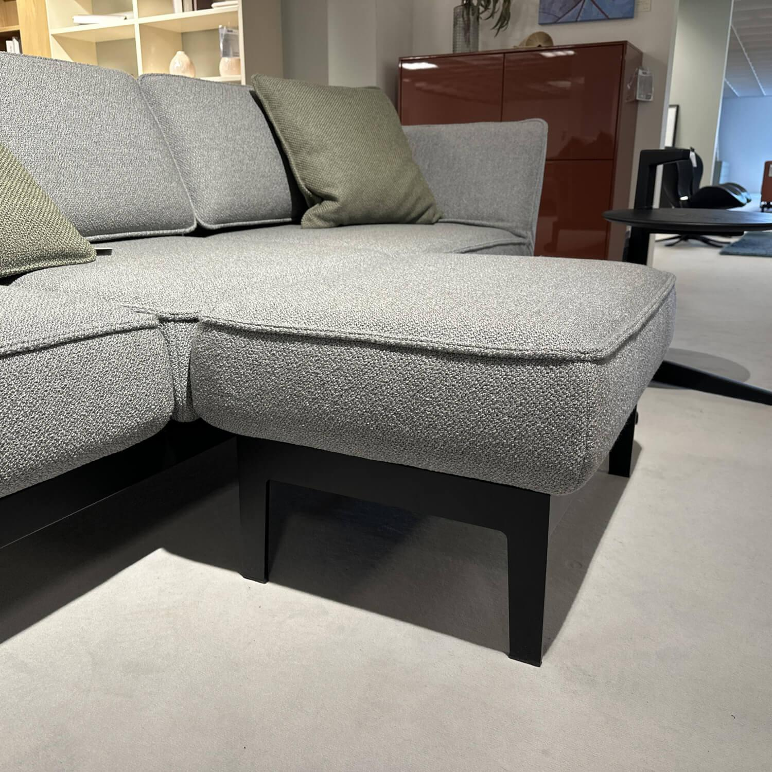 Rolf Benz - Sofa 386 Mera Stoff 24 551 Umbragrau Gestell Stahl Verkehrsschwarz Pulverbeschichtet Inklusive Kissen - 3