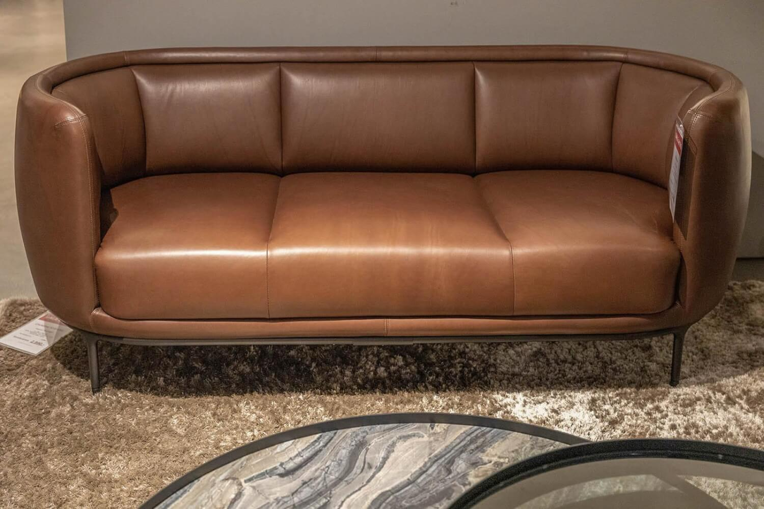 Wittmann - Sofa Vuelta Bezug Leder Guande Chestnut Füße Black Grey Pulverbeschichtet - 2