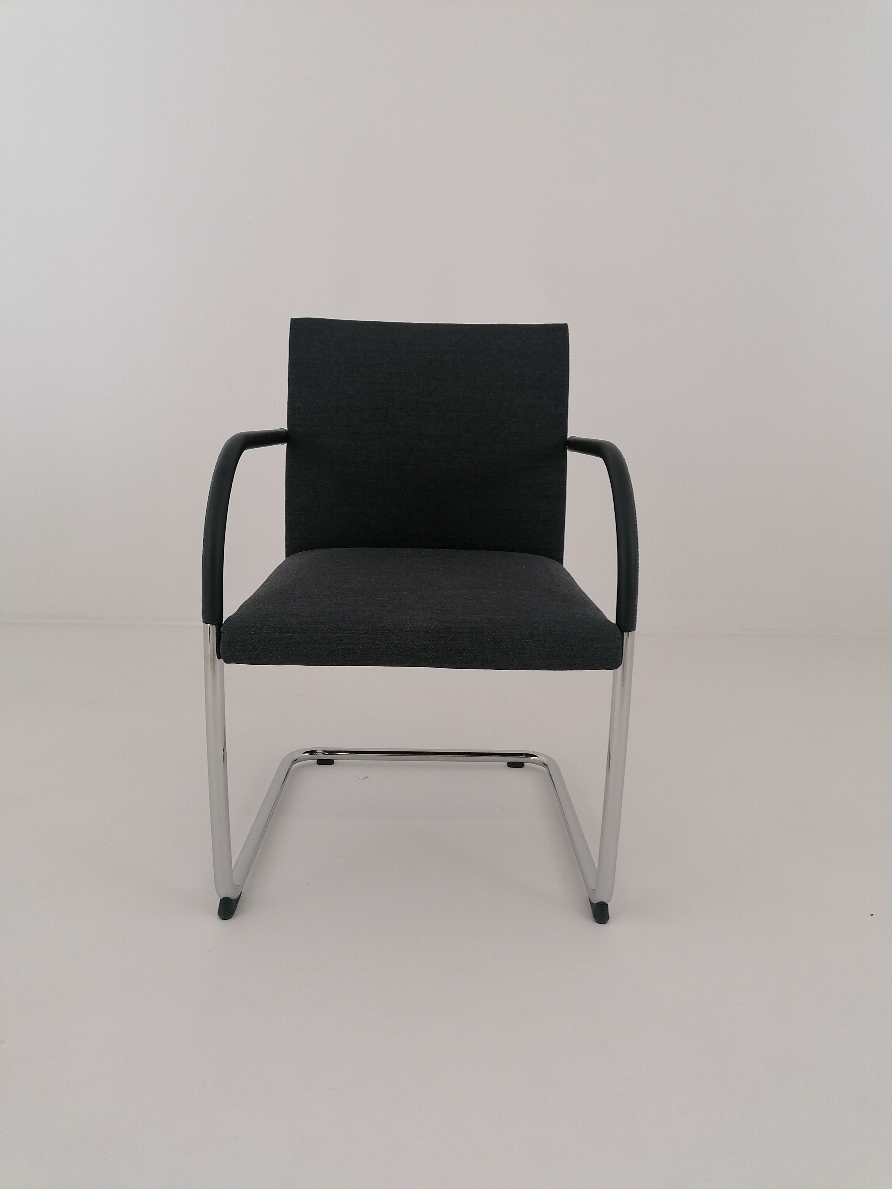 Walter Knoll - Freischwinger George Stoff Gabriel Crisp 4013 Schwarz Gestell Hochglanz Verchromt Mit Kunststoffgleitern - 2