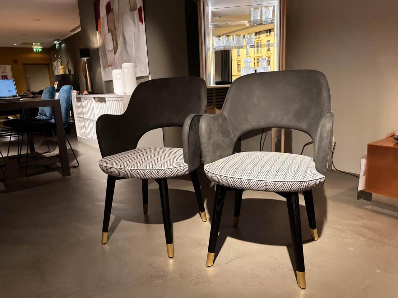 Baxter - 2er Set Armlehnstuhl Colette Sitz Leder Texture Day Chain Weiß Schwarz Rücken Leder Kashmir Fumée Anthrazit Gestell Schwarz - 3