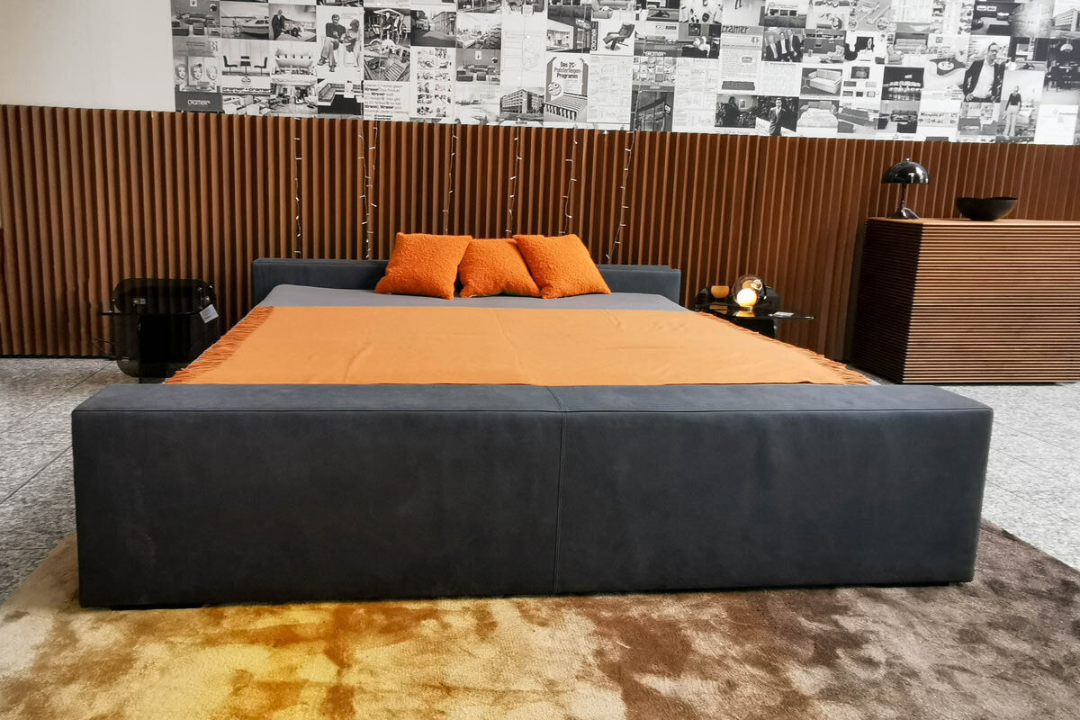 Möller Design - Polsterbett Brian Kopfteil A Niedrig Leder Novara 0523 Black Off Schwarz Fußplatte Holz Schwarz - 5