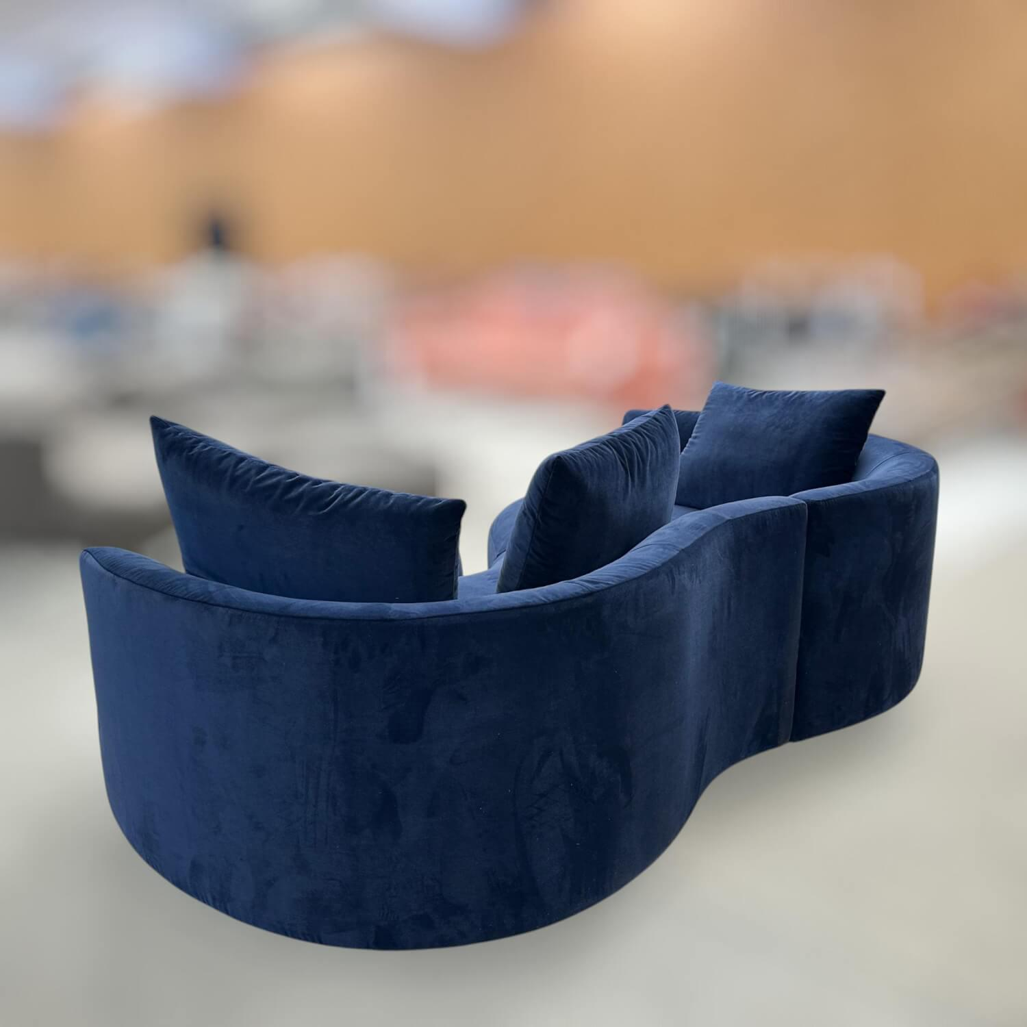 COR - Sofa Siwa Stoff JAB Easy Velvet Blau mit 3 Rückenkissen und Hocker - 4