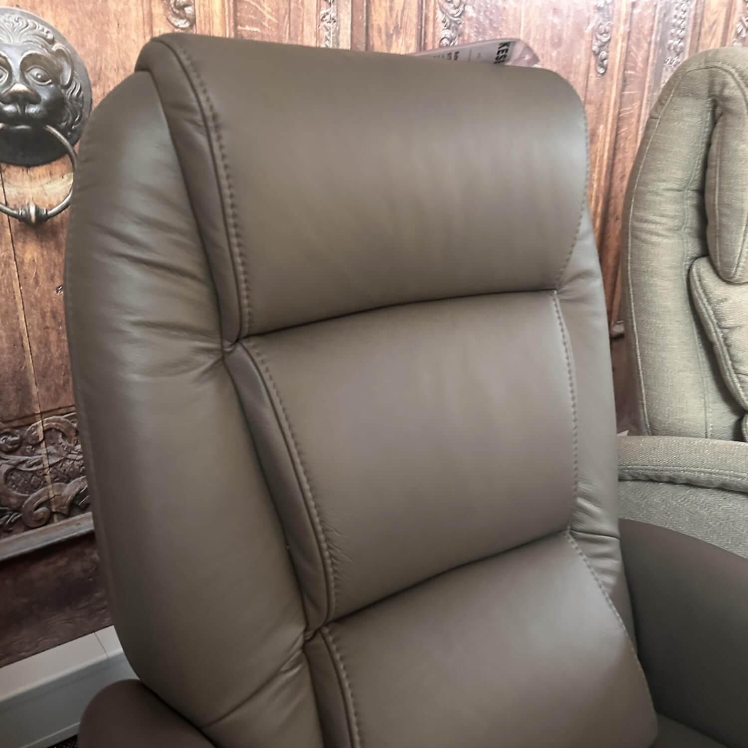 himolla - Ruhesessel 9773 Cumulus Quartett Leder Cubano A Braun Füße Rollen Schwarz Mit Aufstehhilfe - 3