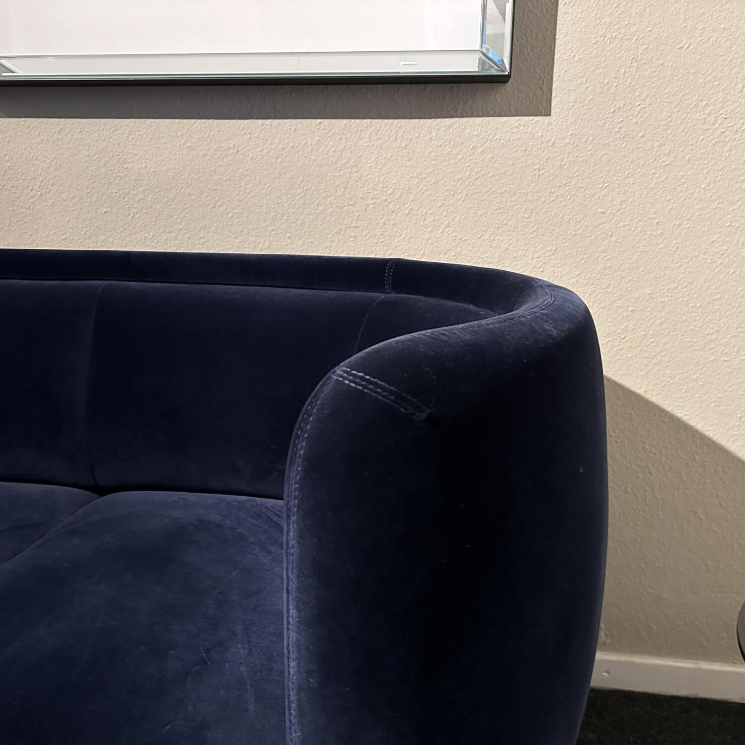 Wittmann - Sofa Vuelta Fabric E Velvet Navy Blue Feet Black - 5