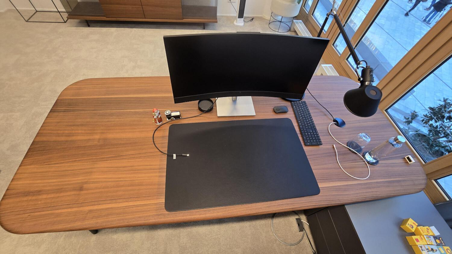 Walter Knoll - Schreibtisch Keypiece Communication Desk Platte Nussbaum Furnier Füße Aluminium Schwarz Matt Pulverbeschichtet Mit Container - 5