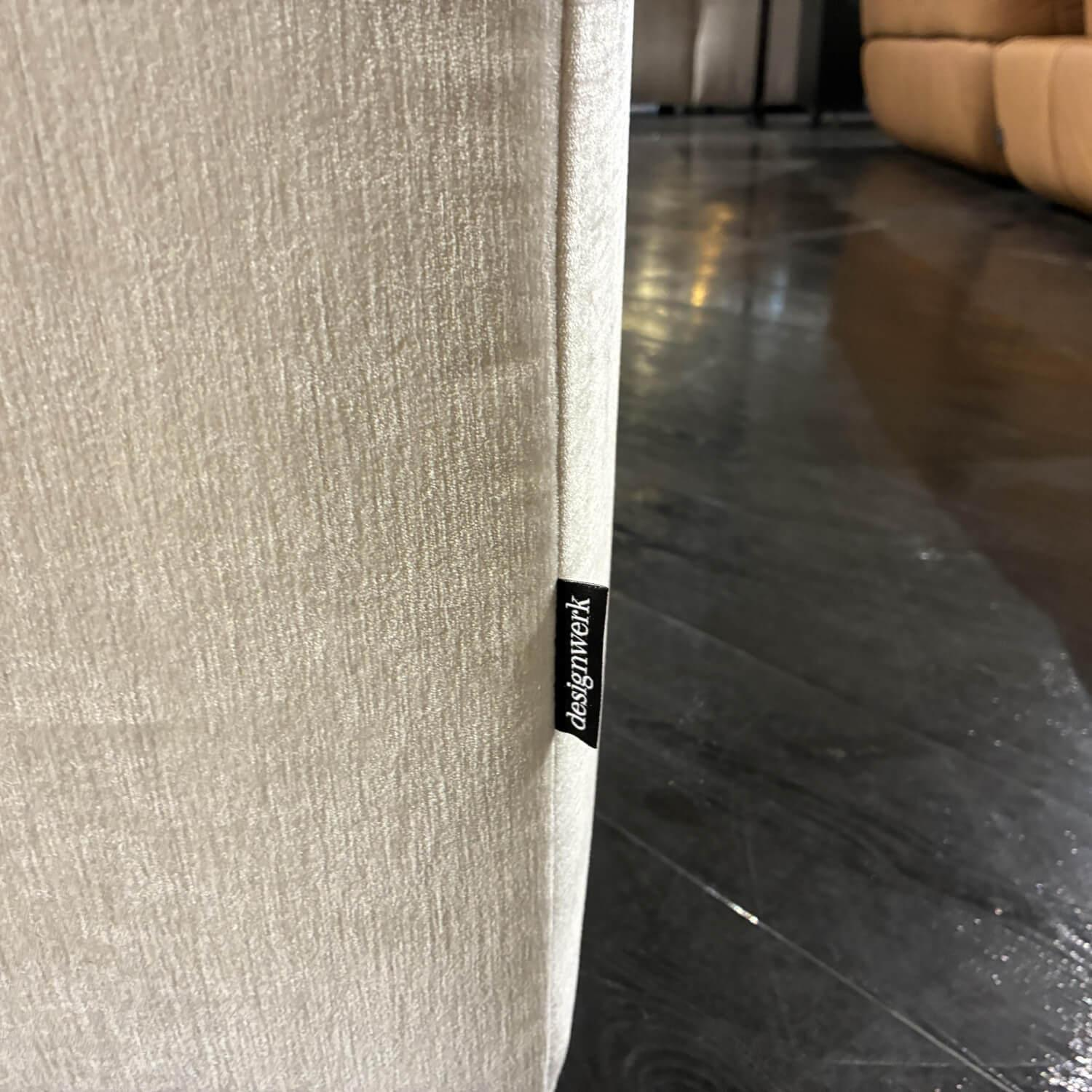 Designwerk - Ecksofa Temple Stoff Earth Ivory Weiß Metallfuß Schwarz Matt B - 4