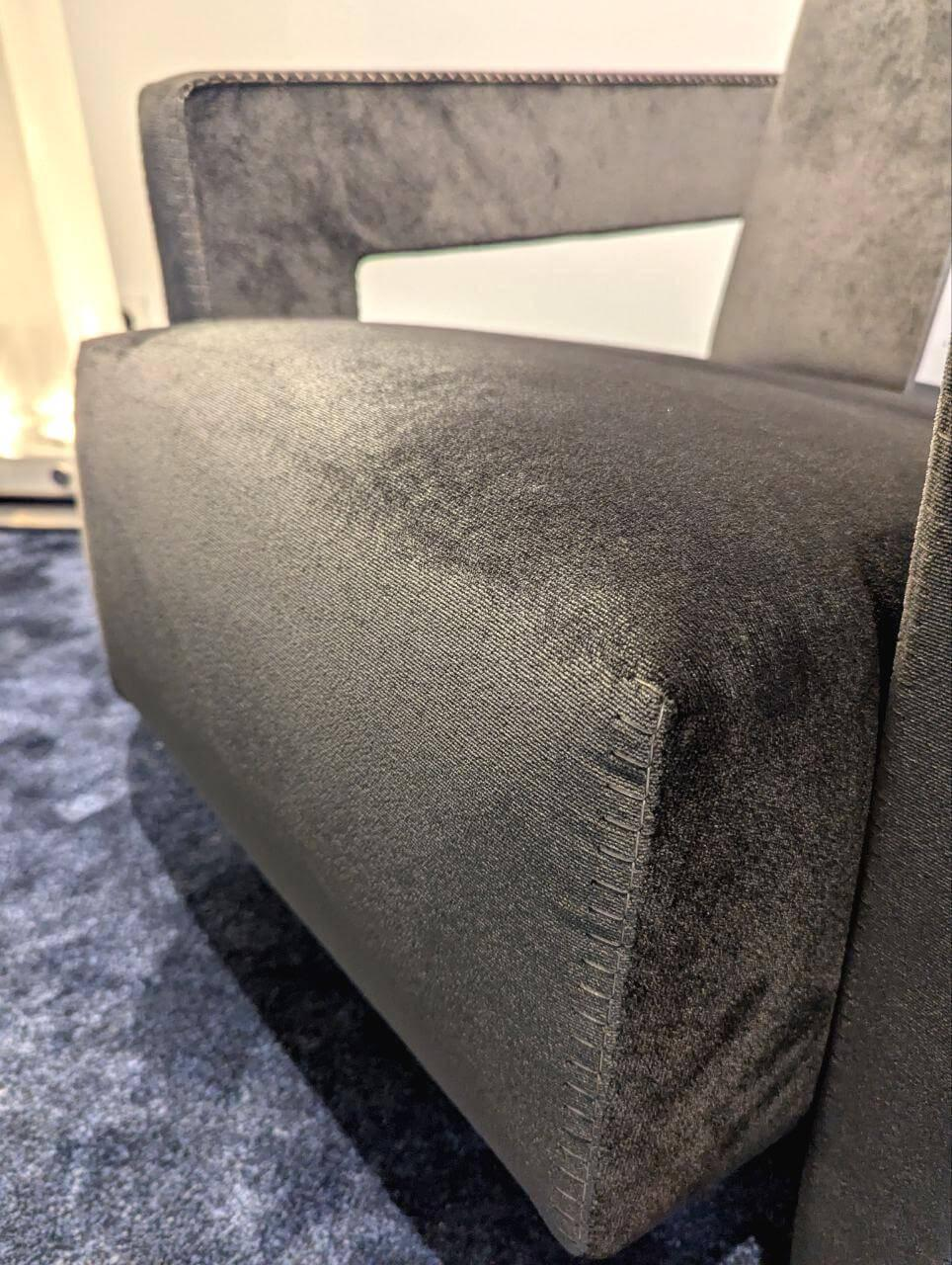 Cassina - 2er-Set Sessel Utrecht Stoff O Antrazit Osaka mit Knopflochstich - 2