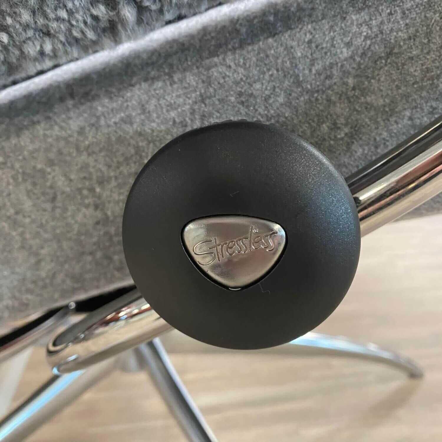 stressless-paris-stressless-sessel-mit-hocker-paris-high-back-limited-edition-calido-grey-sheepskin-star-base-chrom-standard-base-387d47384913 Stressless - Stressless Sessel mit Hocker Paris High Back Limited Edition Calido Grey Sheepskin Star Base Chrom S - 10