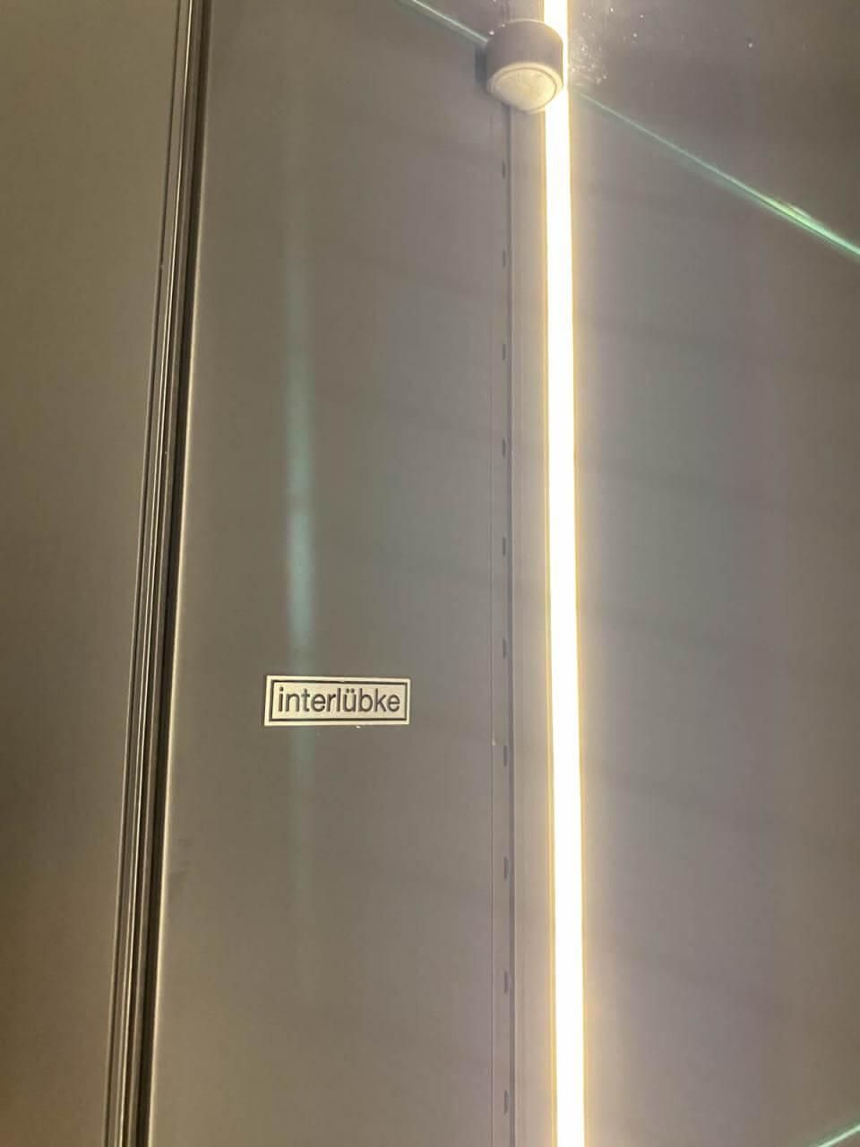 Interlübke - Vitrine Collect Lack Matt M21 Anthrazit Rückseite Klarglas Anthrazit Griffe Aluminiumfarbig Inklusive Beleuchtung - 5