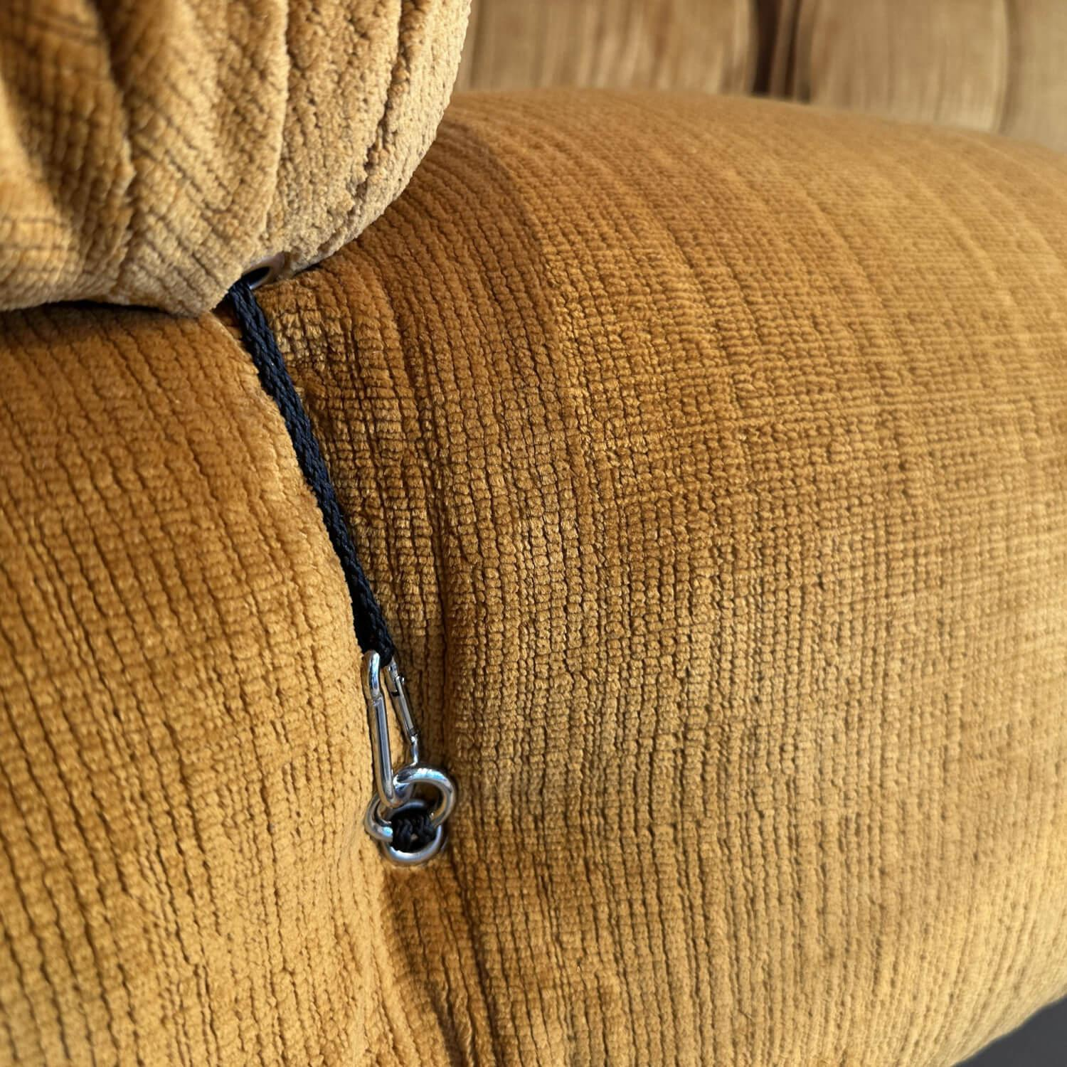 B&B Italia - Sofa Camaleonda Stoff Enia Curry Orange Füße Massivholz - 4