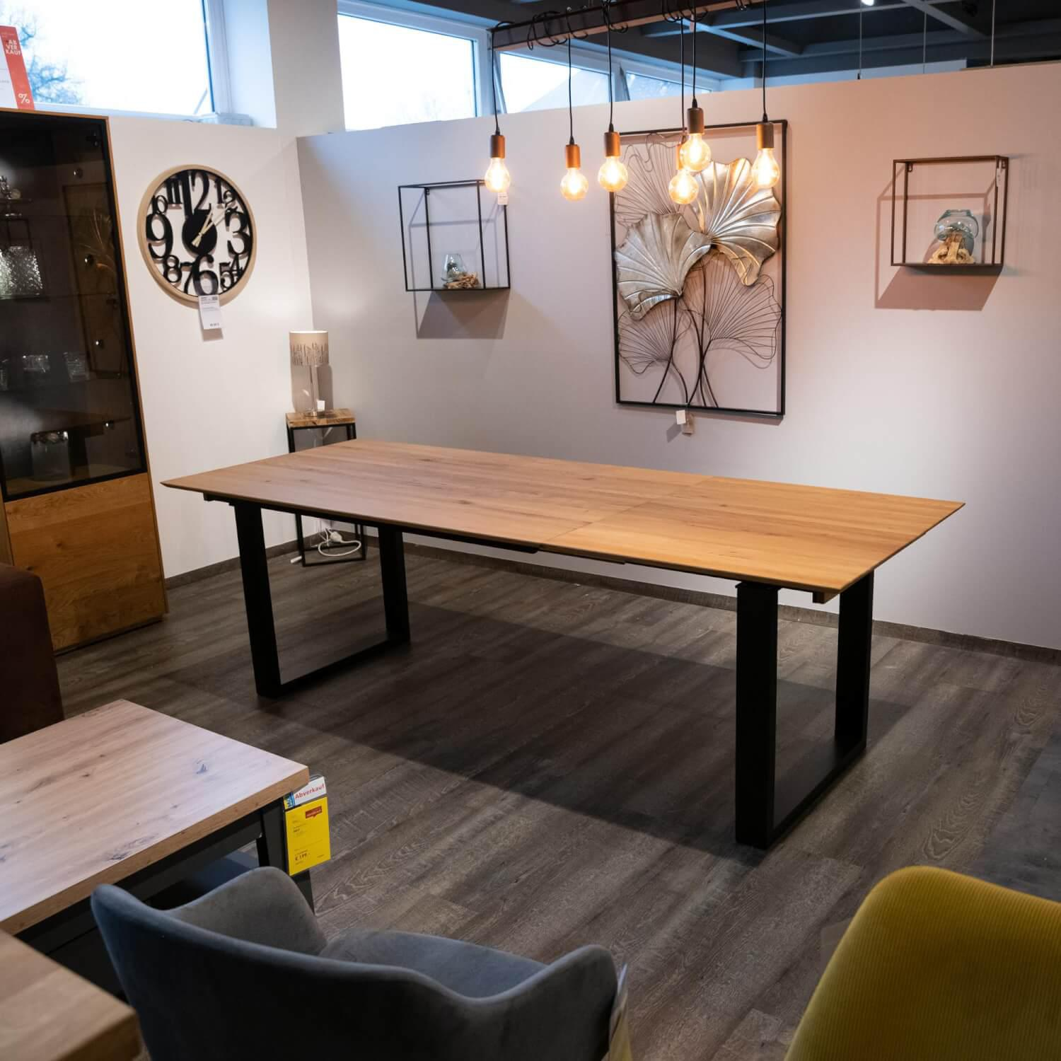 standard - Esstisch Rennes Platte Eiche Rustik Gespachtelt Geölt Gestell Schwarz Lackiert Mit Auszug - 2