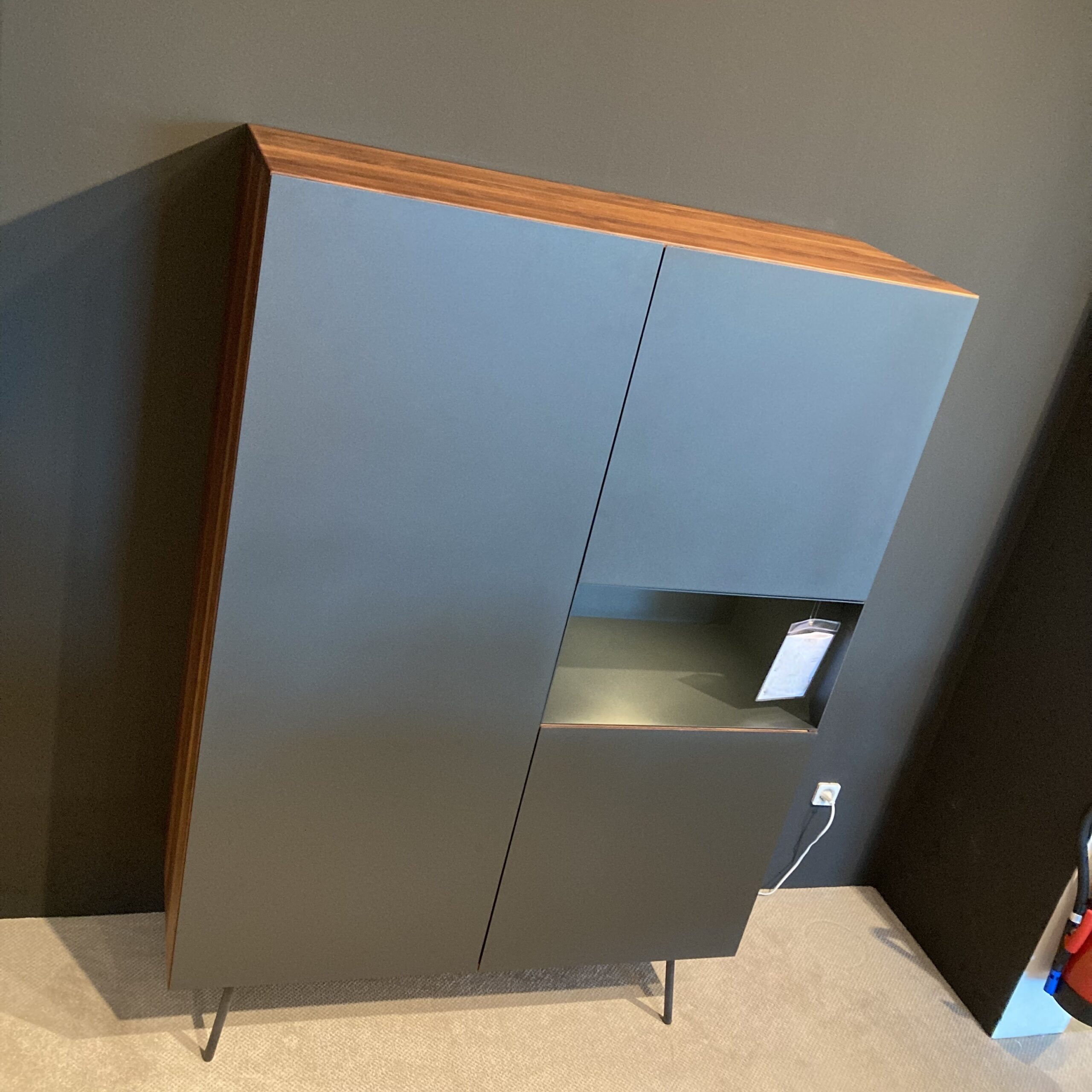 Wimmer - Highboard Weira Metall Schwarzgrau Nussbaum Rustikal Mit LED Beleuchtung - 2